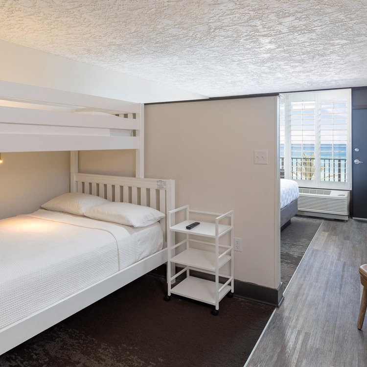 BEACHFRONT BUNK BED ROOMS IN PANAMA CITY BEACH
